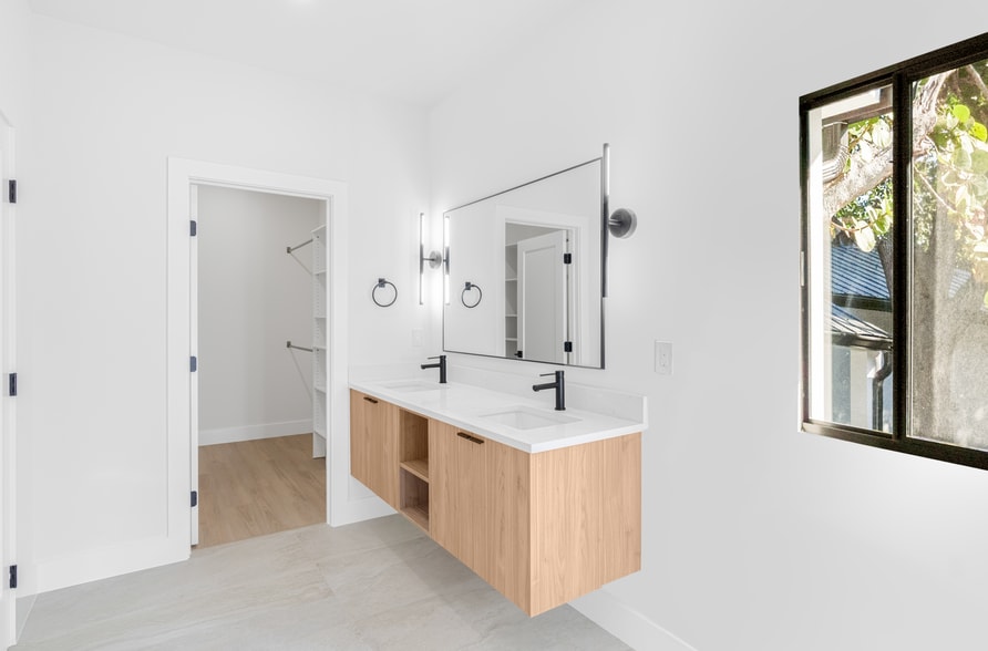 More Photos Of 2600 Lakeview Dr, Naples Apartments For Sale