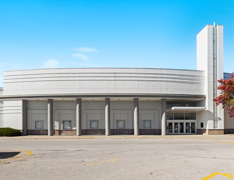 More Photos Of 3420 Oak View Dr, Omaha Department Store For Sale