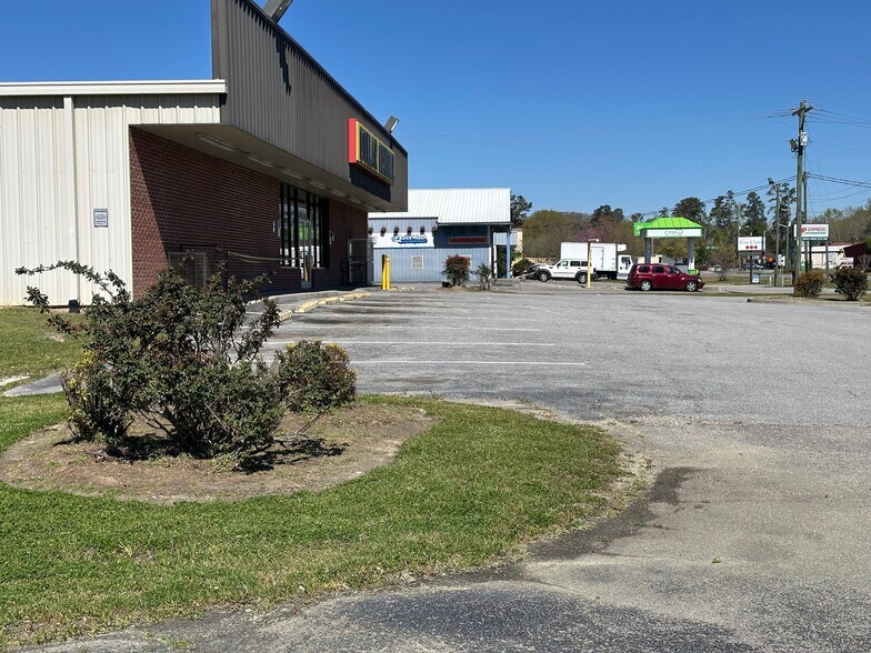 More Photos Of 326 Stonewall Jackson blvd, Orangeburg General Retail For Lease
