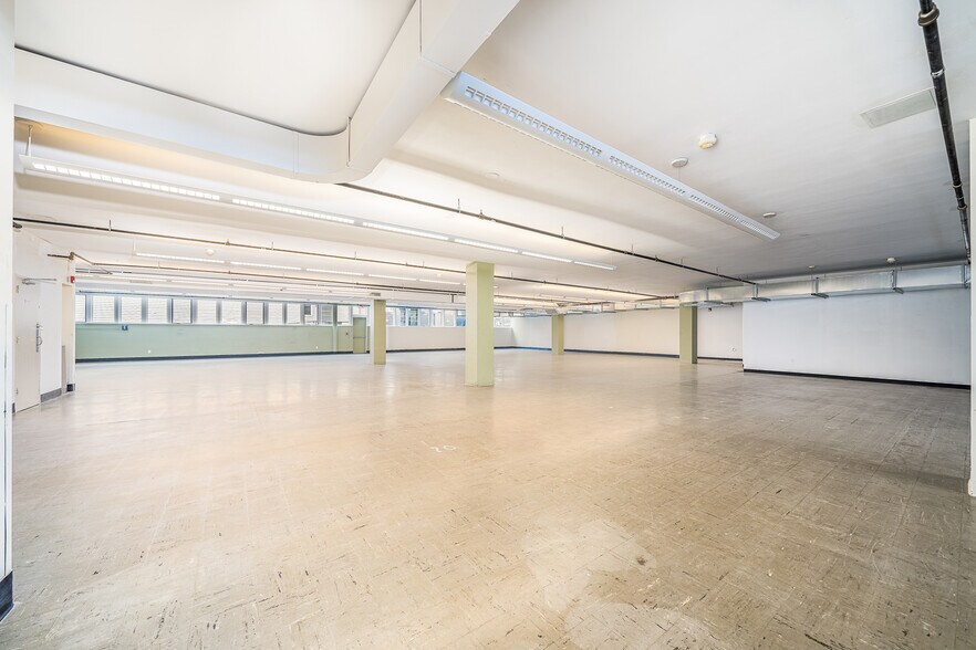 More Photos Of 2000 West St, Union City Office Residential For Lease