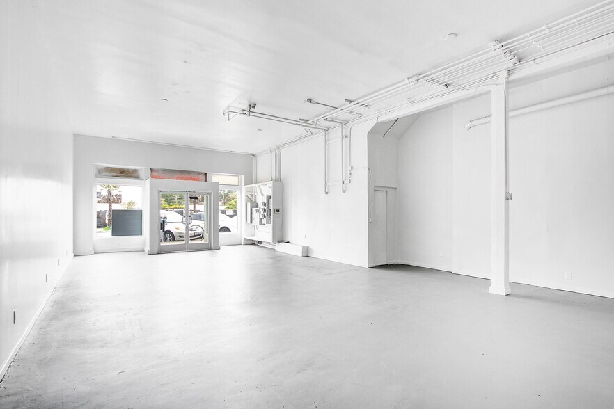 More Photos Of 2549 Irving St, San Francisco Storefront Retail Residential For Lease