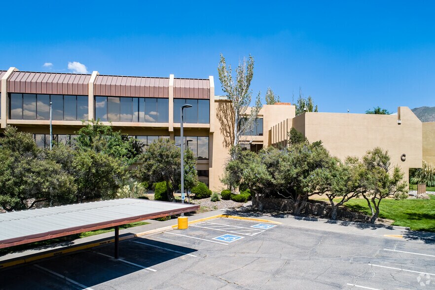 More Photos Of 4171 N Mesa St, El Paso Medical For Lease