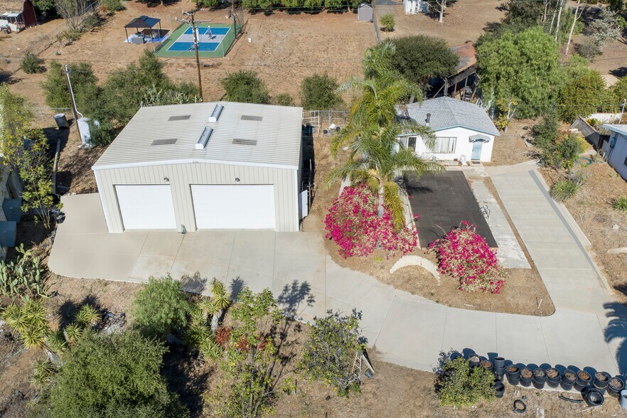 More Photos Of 1881 Fuerte St, Fallbrook Garden Center For Sale