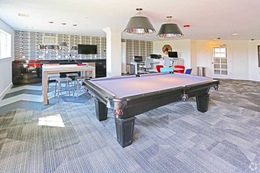 More Photos Of Mooreview Pky @ Loudoun County Pky, Ashburn Unknown For Lease