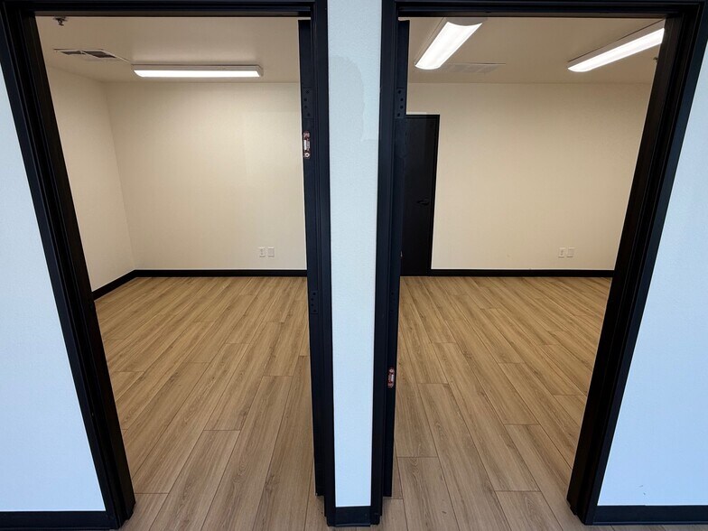 More Photos Of 4450 Dupont Ct, Ventura Manufacturing For Lease