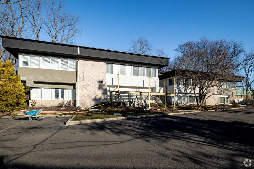 More Photos Of 525 Townline Rd, Hauppauge Medical For Lease