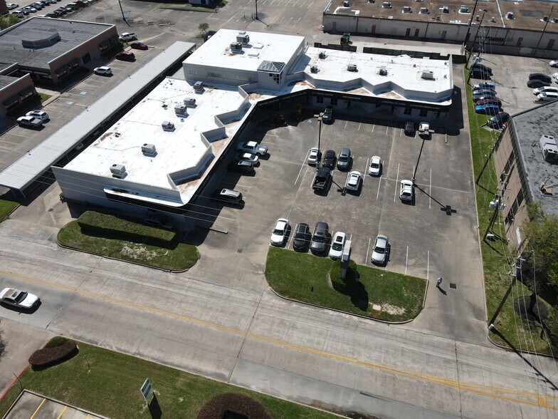 More Photos Of 16125 Cairnway Dr, Houston Medical For Lease
