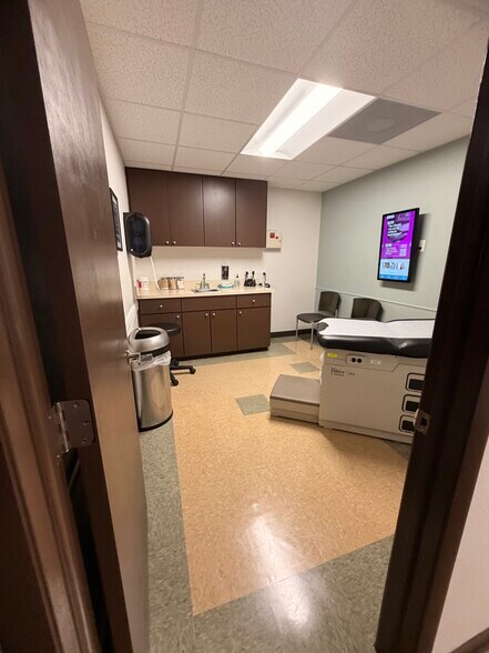 More Photos Of 3251 N 66th St, Saint Petersburg Medical For Lease