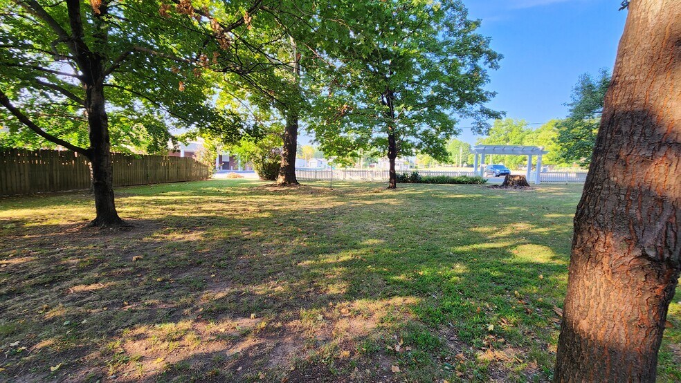 More Photos Of 224 W Chickasaw St, Tahlequah Hospitality For Sale