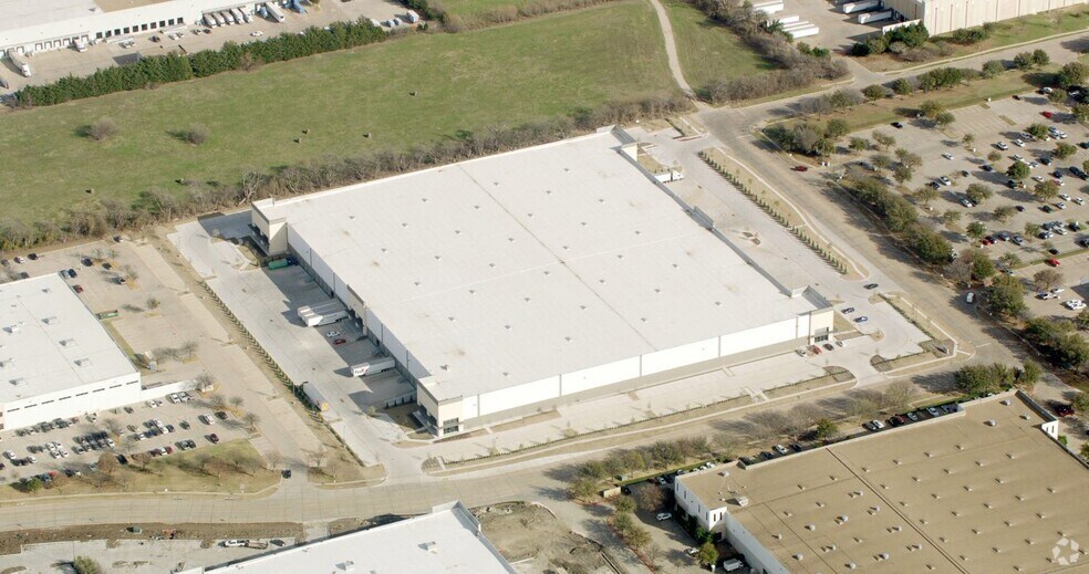 More Photos Of 601 Tittle Rd, Lewisville Warehouse For Lease