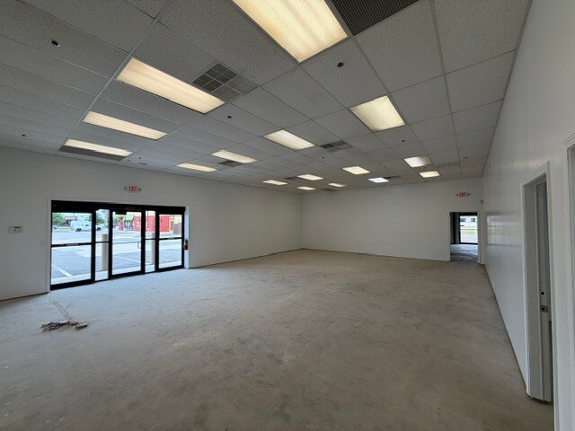 More Photos Of 5809-5835 W Reno Ave, Oklahoma City Storefront For Lease