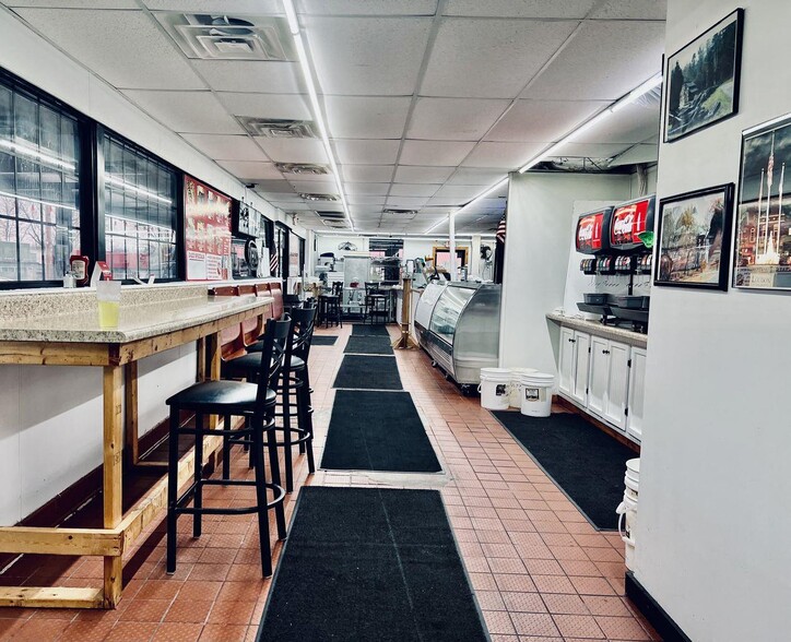 More Photos Of 912 Mulberry St, Loudon Freestanding For Sale