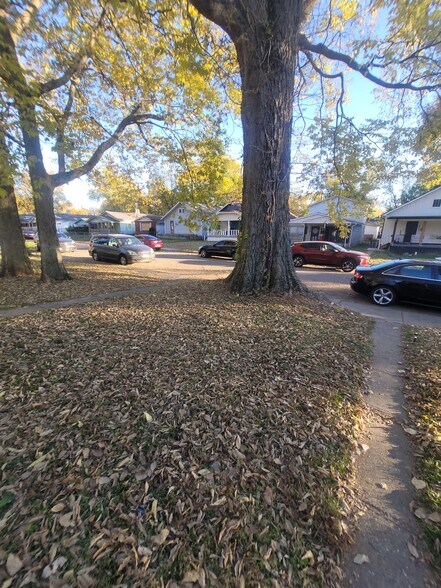 More Photos Of 1458 W 32nd St, Indianapolis Apartments For Sale