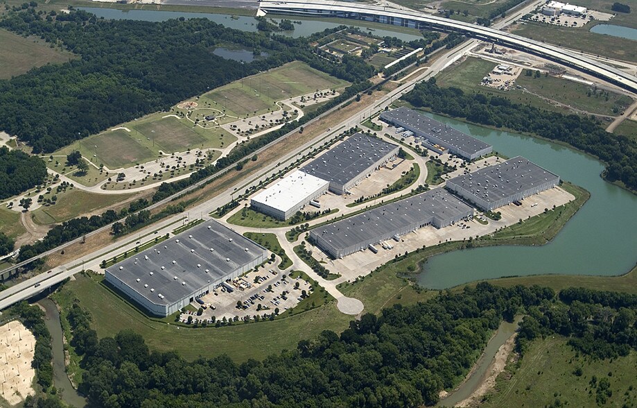 More Photos Of 2045 Westgate Dr, Carrollton Industrial For Sale