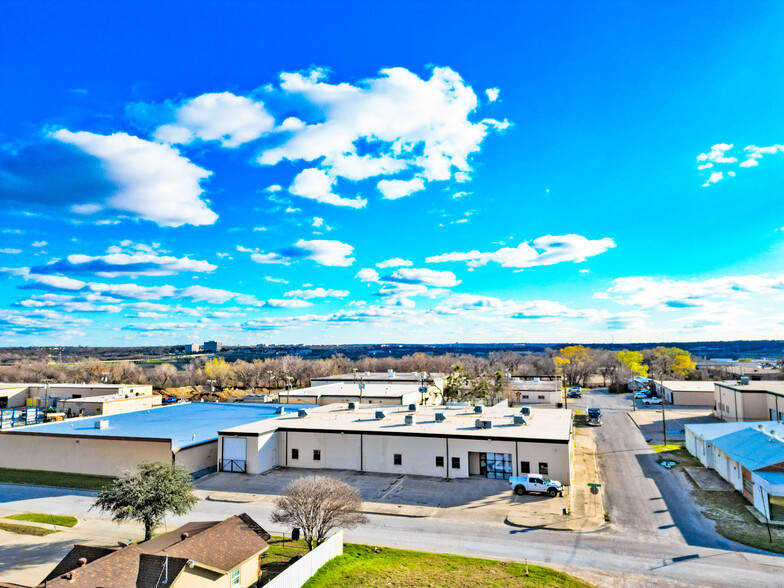 Primary Photo Of 3300 Lawnwood St, Fort Worth Warehouse For Lease