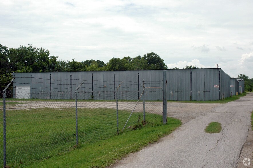 More Photos Of 522 Crenshaw Rd, Pasadena Self Storage For Sale