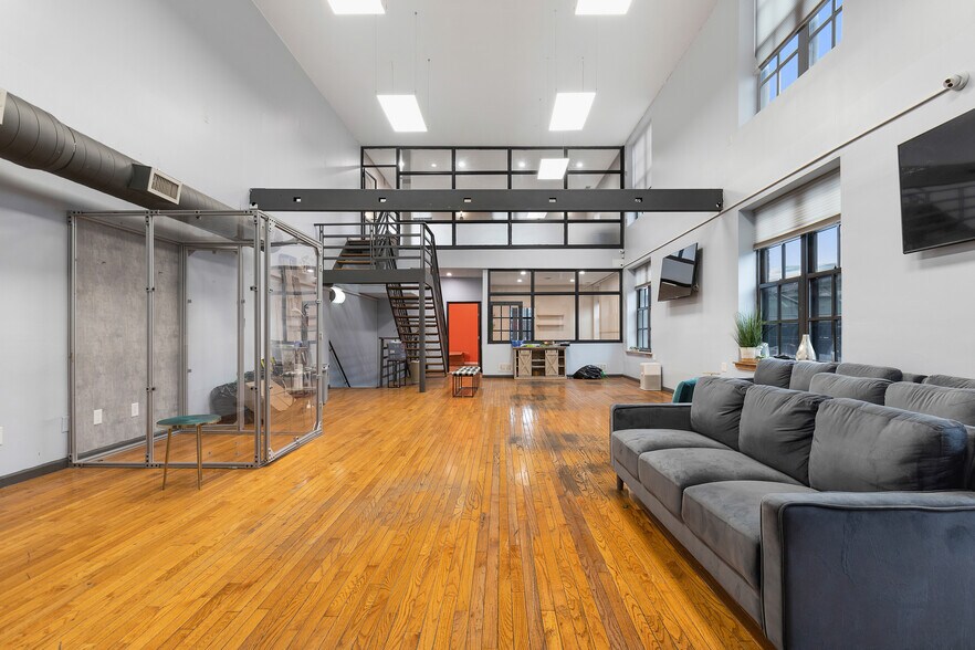 More Photos Of 667 3rd Ave, Brooklyn Loft Creative Space For Sale