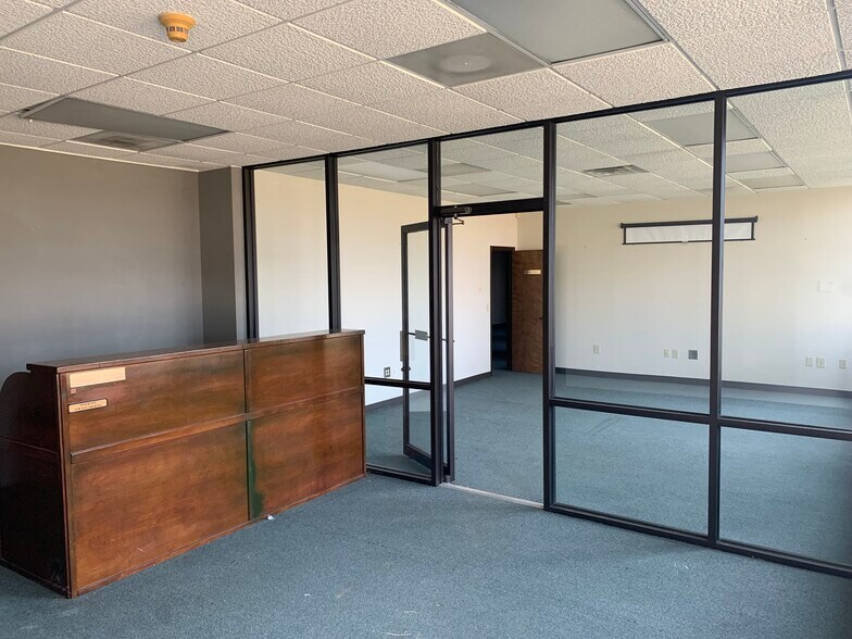 More Photos Of 1330 N Park St, Carrollton Medical For Sale