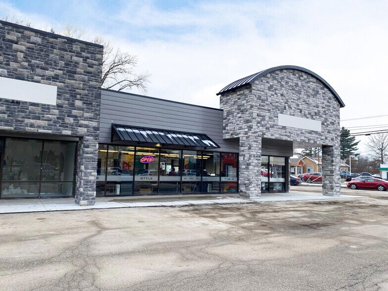 More Photos Of 8533-8559 E Washington St, Chagrin Falls Unknown For Lease