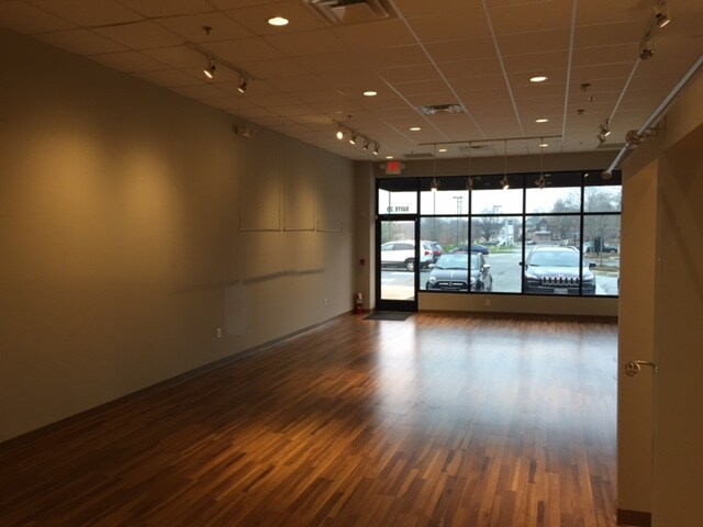 More Photos Of 5238-5246 Summit Bridge Rd, Middletown Storefront For Lease
