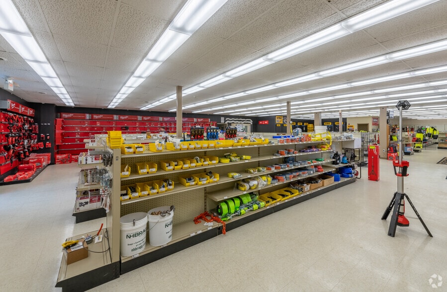 More Photos Of 853 Main St, Tewksbury General Retail For Lease