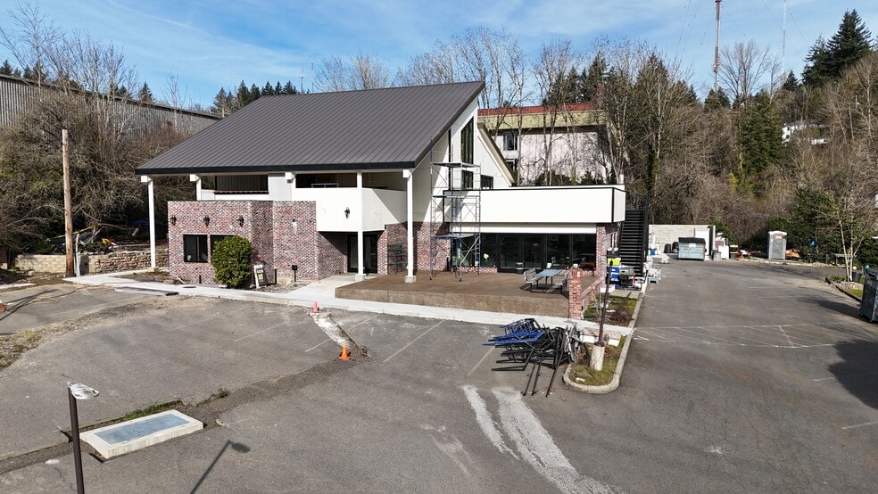 Primary Photo Of 5515 SW Canyon Ct, Portland Restaurant For Sale