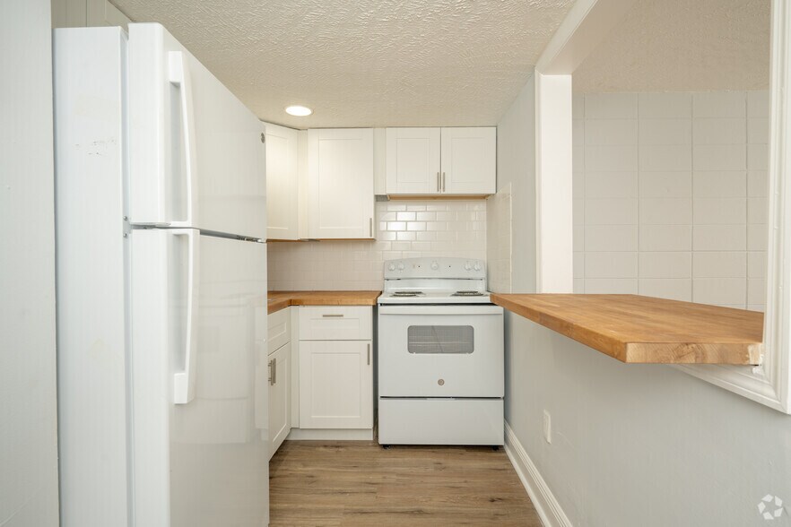 More Photos Of 700-712 N Jefferson St, Jackson Apartments For Sale