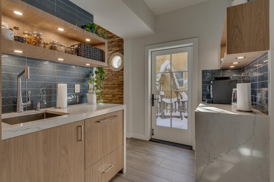 More Photos Of 10270 Donner Pass Rd, Truckee Office For Sale