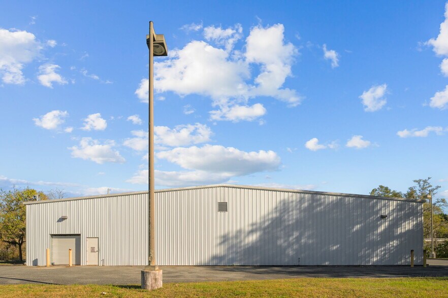 More Photos Of 1699 N Temple Ave, Starke Freestanding For Sale