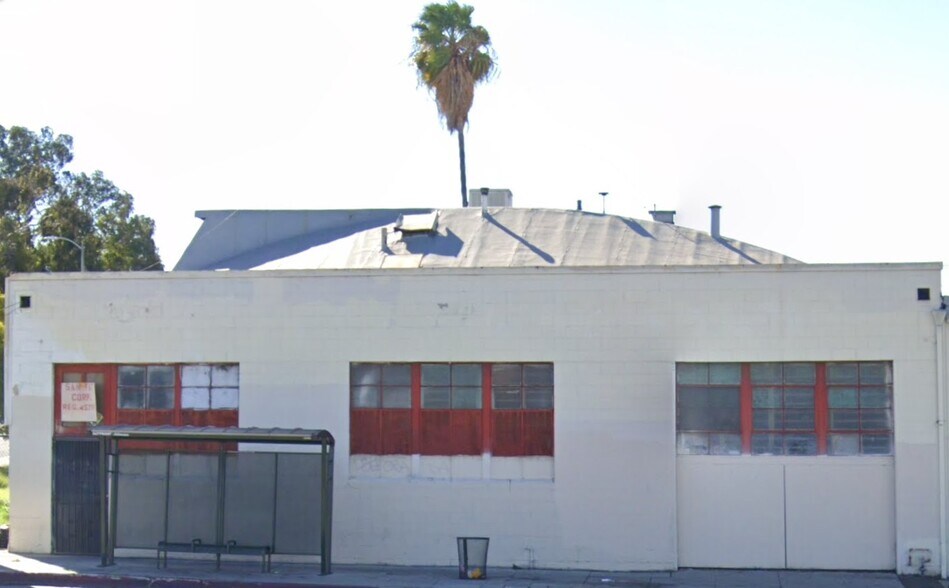Primary Photo Of 2824 N Main St, Los Angeles Manufacturing For Sale