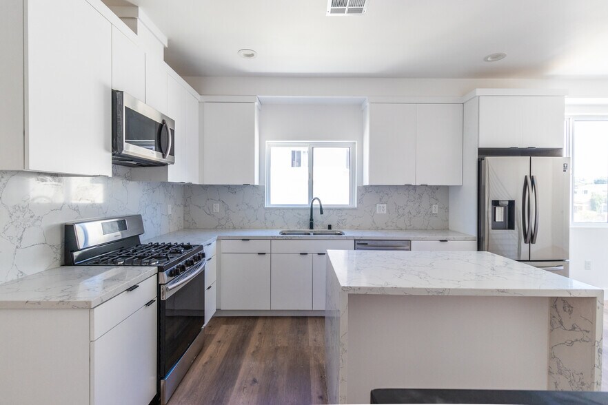 More Photos Of 4505 18th, Los Angeles Apartments For Sale