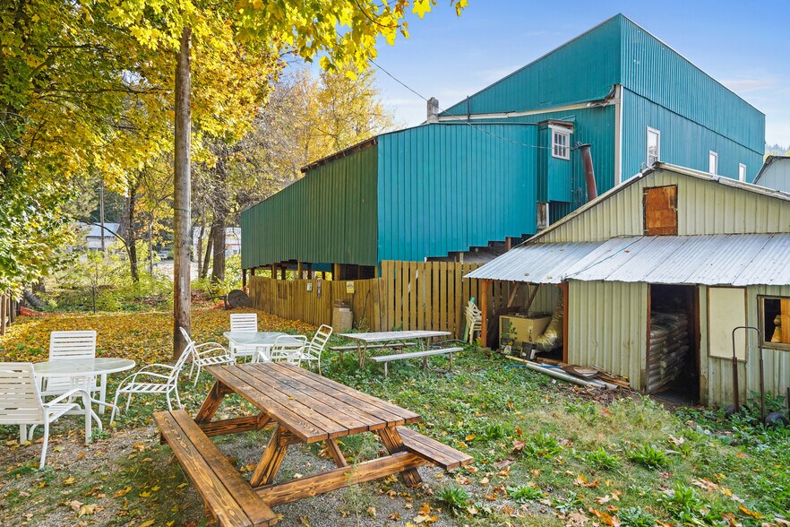 More Photos Of 4976 WA-25 Hwy, Hunters Bar For Sale