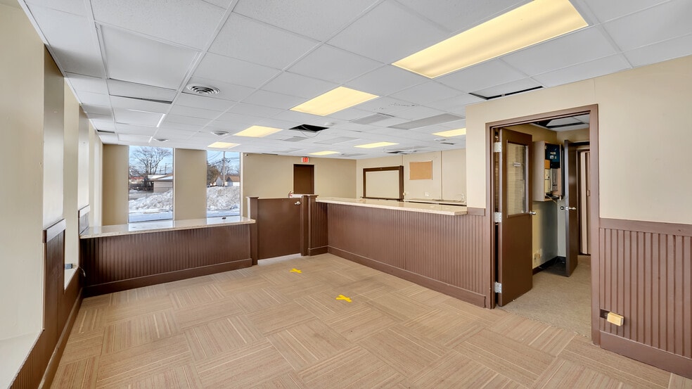 More Photos Of 3751 W 79th St, Chicago Freestanding For Lease