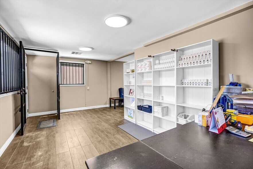 More Photos Of 5604-5608 Rosemead Blvd, Temple City Storefront Retail Residential For Lease