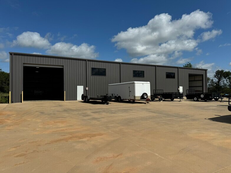 More Photos Of 4231 S TX-91, Denison Distribution For Sale