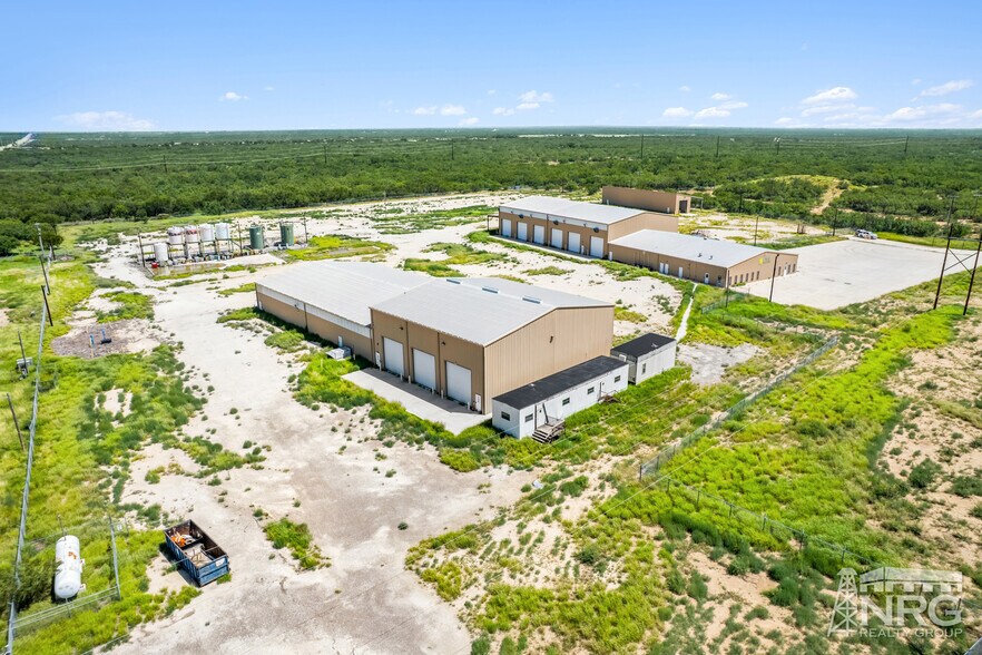 More Photos Of 2459 FM 190, Asherton Manufacturing For Lease