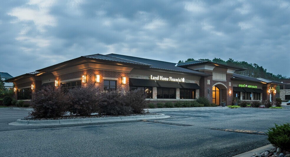 More Photos Of 611 Bielenberg Dr, Woodbury Office For Lease