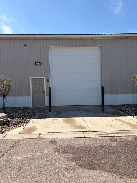 More Photos Of 3235 E Reid Rd, Grand Blanc Self Storage For Lease