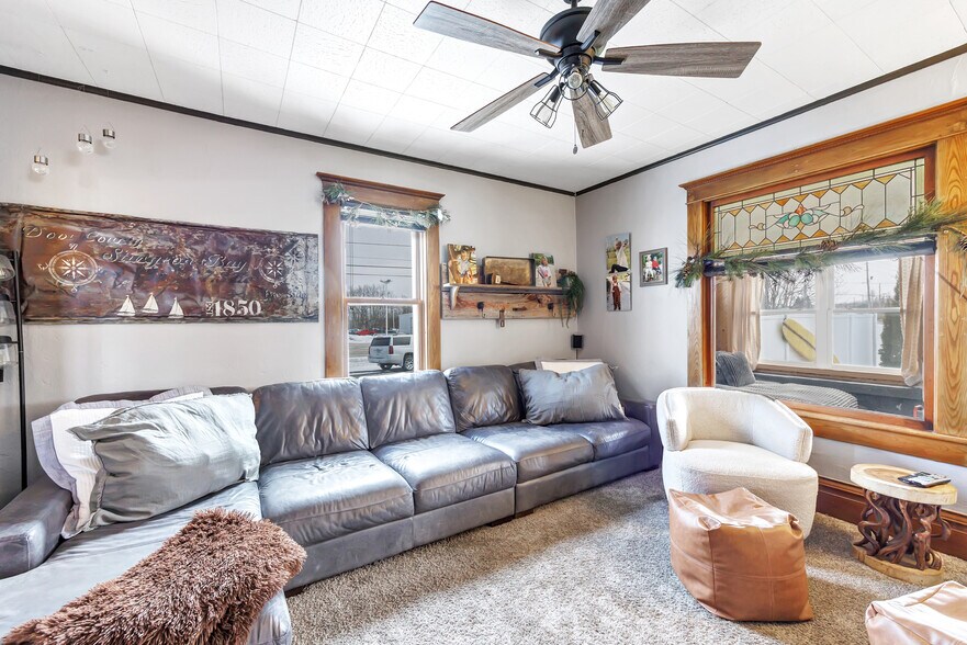 More Photos Of 513-529 Duluth Ave, Sturgeon Bay, Sturgeon Bay General Retail For Sale