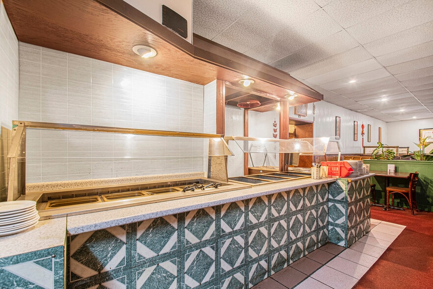 More Photos Of 108 E Ferry St, Berrien Springs Flex For Sale