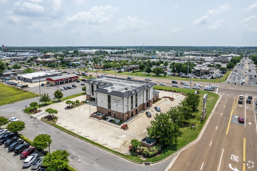 More Photos Of 232 Goodman Rd W, Southaven Medical For Lease