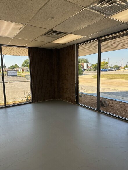 More Photos Of 5770 NW Expressway St, Oklahoma City Office For Lease