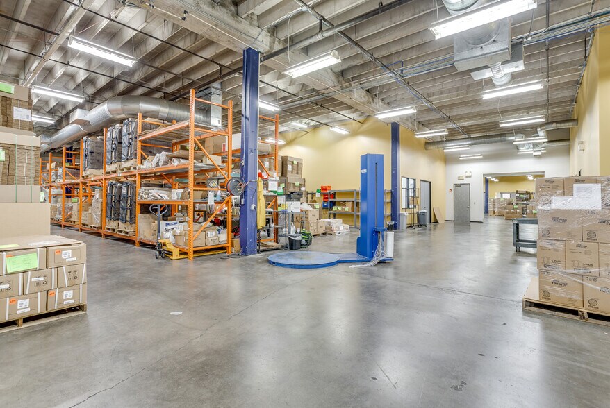 More Photos Of 200 Greenleaf St, Fort Worth Industrial For Sale