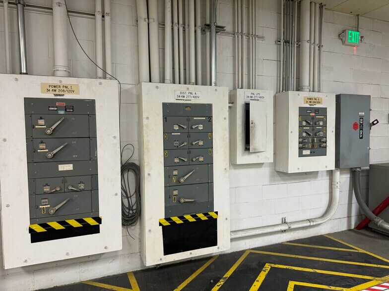 More Photos Of 39 Myers Way, Willsboro Warehouse For Lease