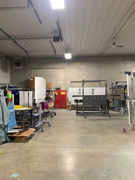 More Photos Of 8635 Hollander Dr, Franksville Manufacturing For Lease