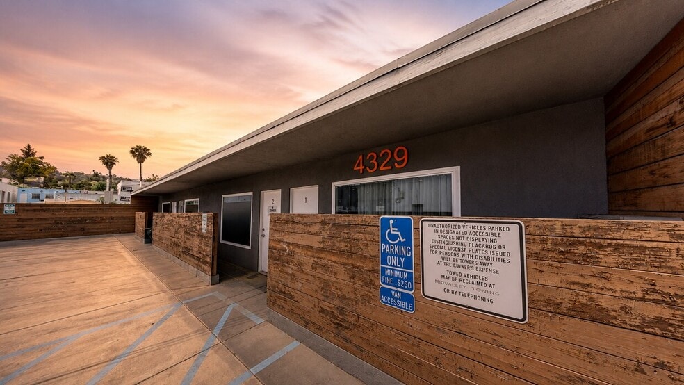 More Photos Of 4325-4327 Woodman Ave, Sherman Oaks Storefront Retail Office For Lease