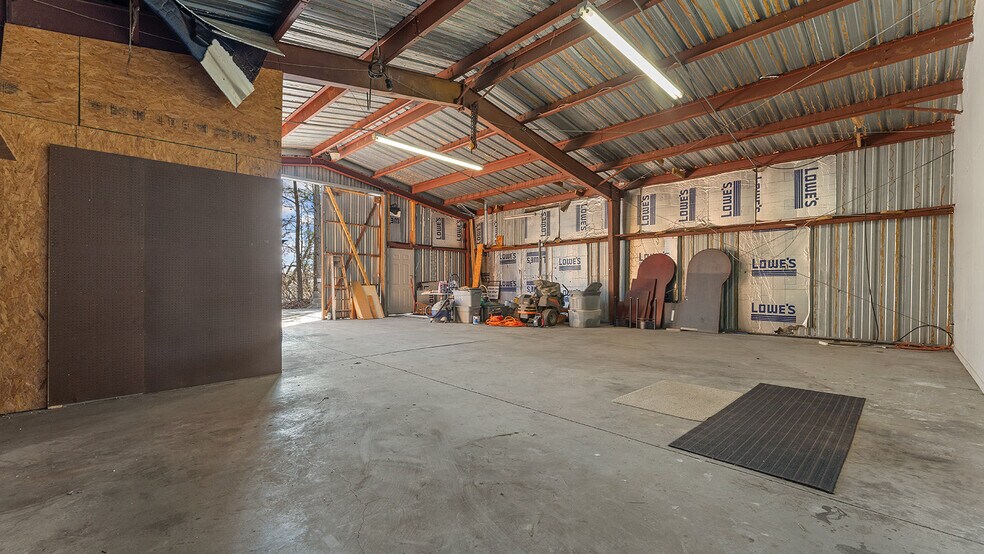 More Photos Of 1320 E Pump Station Rd, Fayetteville Light Manufacturing For Sale