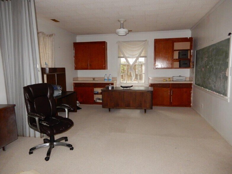 More Photos Of 7024 North Rd, North Religious Facility For Sale