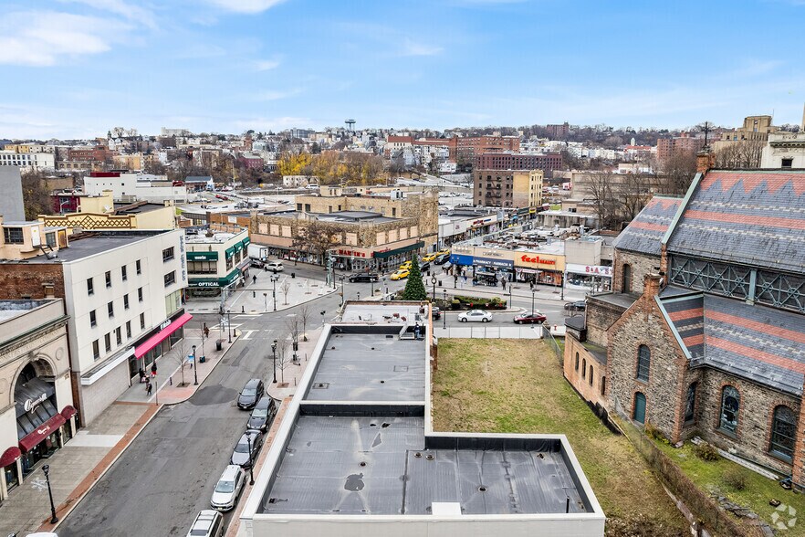 More Photos Of 2-6 Main St, Yonkers Storefront Retail Office For Lease