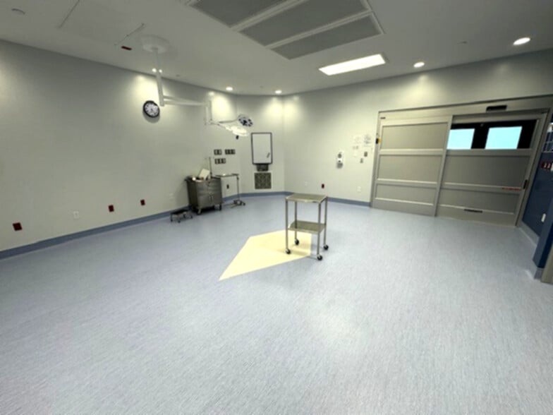 More Photos Of 1745 Heritage Trl, Naples Medical For Sale